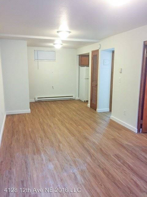 Foto del edificio - 4128 12th Ave NE