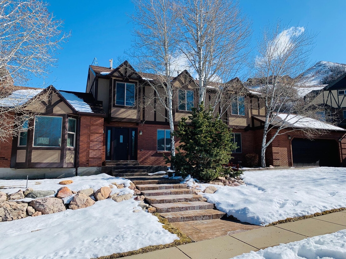 3655 Canyon Estates Dr, Bountiful, UT 84010 House for Rent in