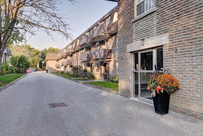 Building Photo - Egremont Street Apartments