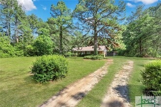 Building Photo - 103 Maple Dr