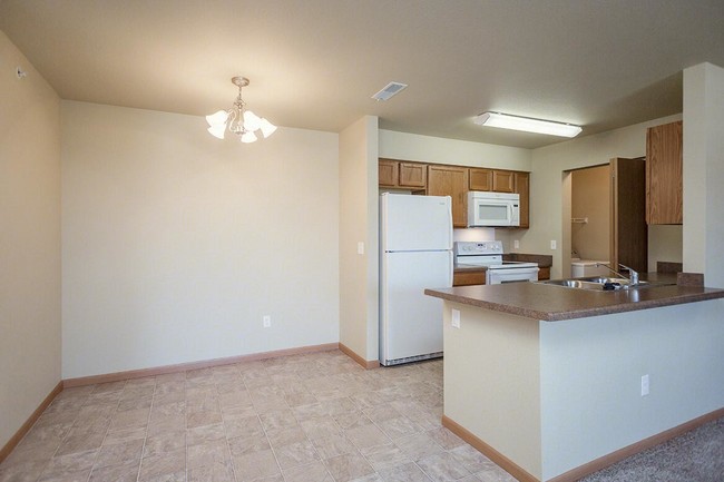 Dining Room - Rocky Bluff Apartments