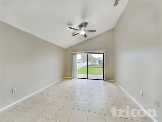 Foto del edificio - 4210 38th St W