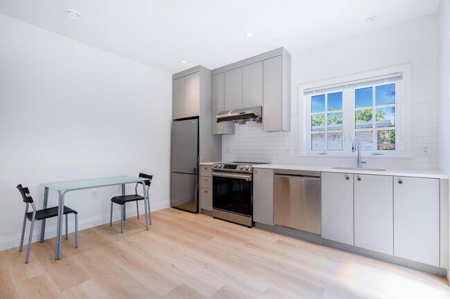 Photo du bâtiment - 3887 W 15th Ave