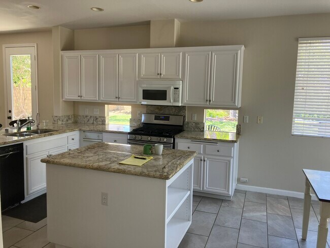 Building Photo - 3303 Monte Carlo Dr