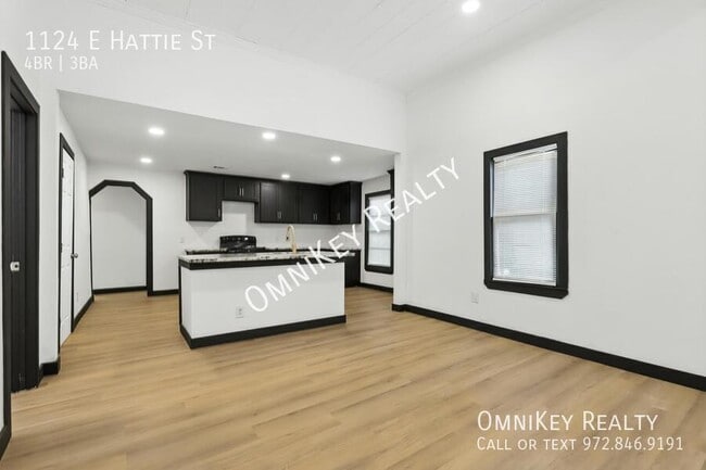 Building Photo - 1124 E Hattie St