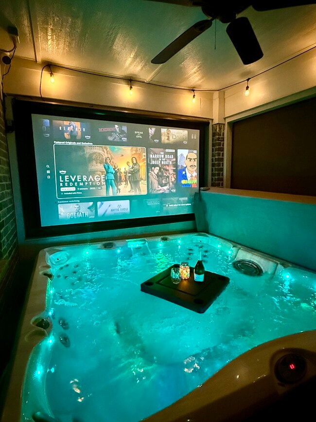 Foto del edificio - 8302 Elander Dr