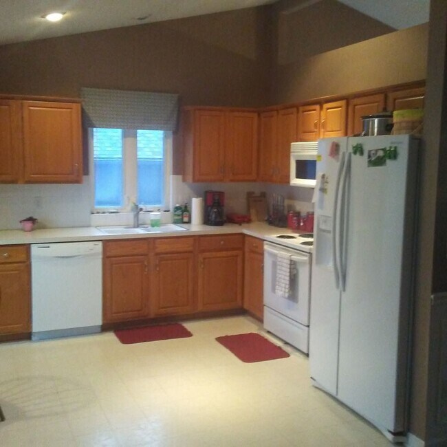 Building Photo - 15148 W 157th Ter