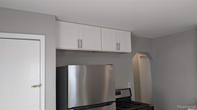 Building Photo - 25425 Mackinac St