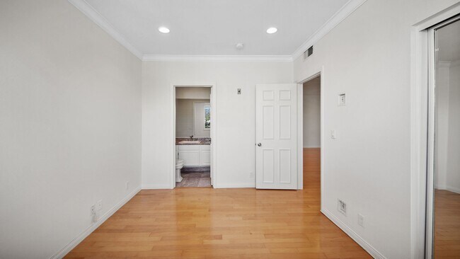 Foto del edificio - 2 bedroom 2.5 bathroom