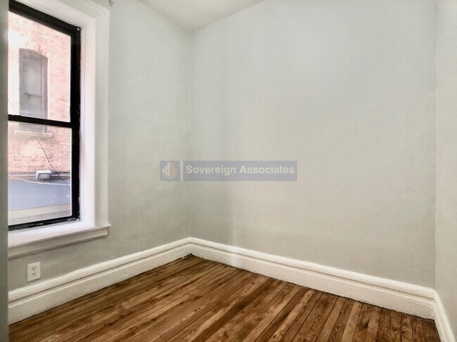 Foto del edificio - 182 Claremont Ave