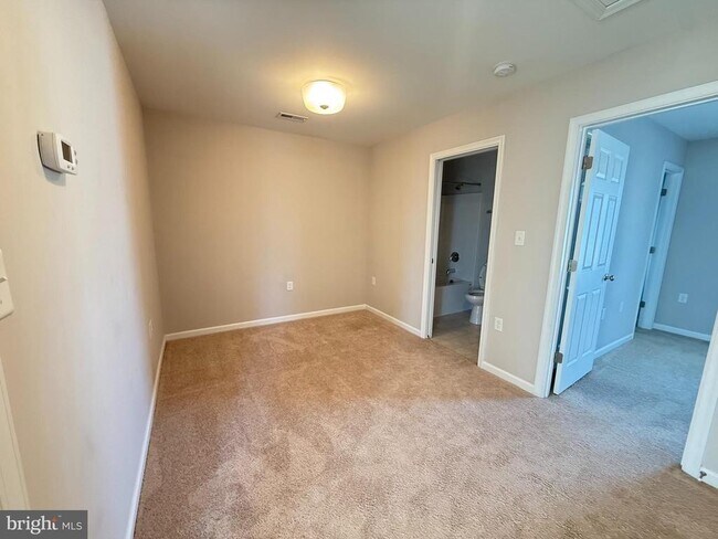 Foto del edificio - 217 Brooks Cir