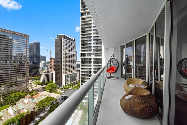 Foto del edificio - 475 Brickell Ave