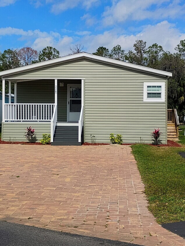 Foto principal - 228 Lowe Rd