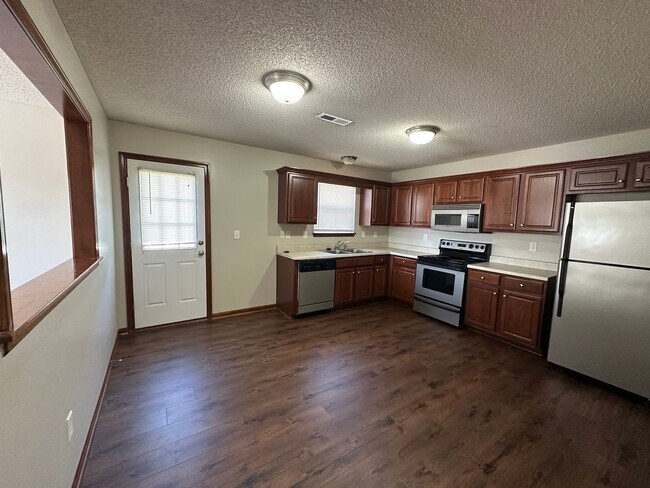 Foto del edificio - 2 Bed Single Level Duplex in Grain Valley