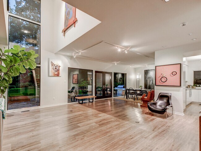 Foto del edificio - 1 Cliffdweller Ct