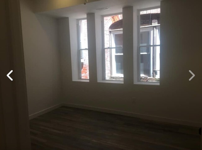 Building Photo - 4108 W Girard Ave