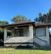 Building Photo - 1927 Lawn Ave