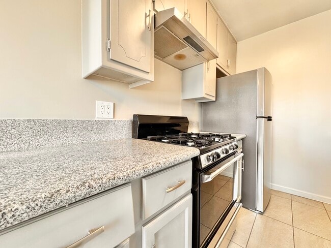 Building Photo - 1508 S Orange Dr