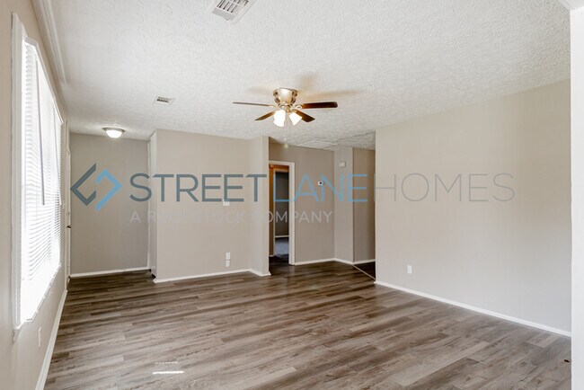 Foto del edificio - 1524 Hurley Cir