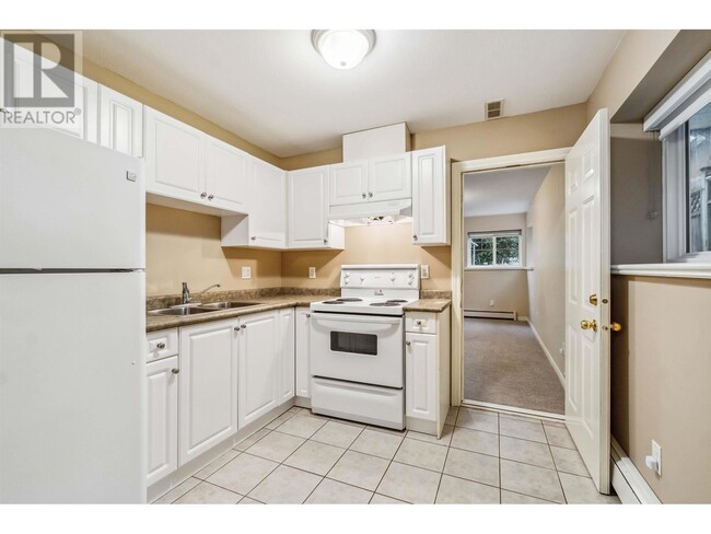 Photo du bâtiment - 2018 Turnberry Ln