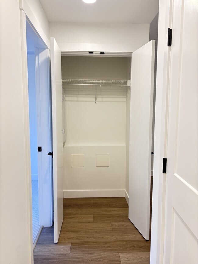 Photo du bâtiment - 720 Robinson St