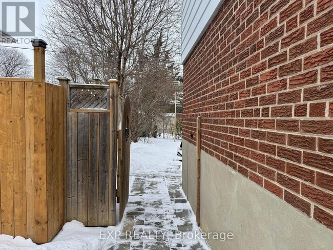 Building Photo - 62 Southdale Dr