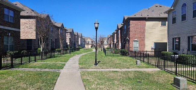 Foto del edificio - 2754 Misty Heath Ln