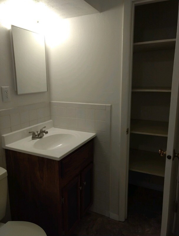 Bathroom - 19 Tesson Hls