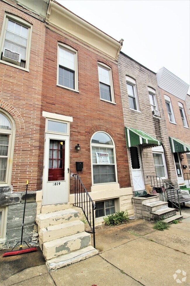 Building Photo - 1819 Jackson St