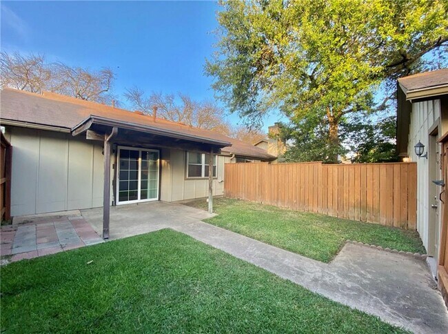 Foto del edificio - 1703 W Braker Ln