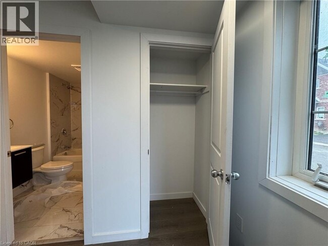 Building Photo - 107 HighRiver Trl