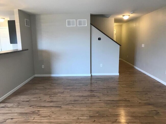 Building Photo - 809 Foxgrove Dr