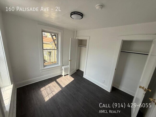 Building Photo - 160 Palisade Ave
