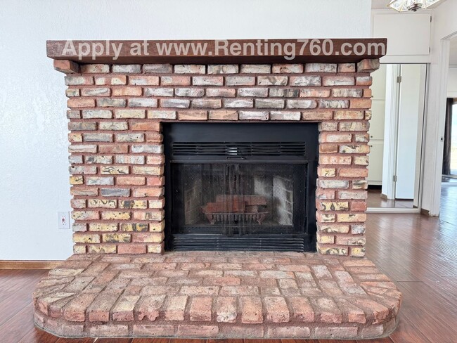 Building Photo - Spacious and Clean 2 bed Home In Joshua Tree