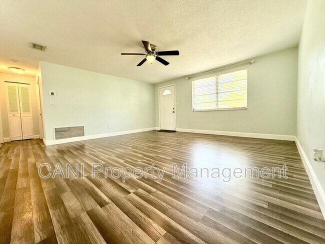 Foto del edificio - 1529 Culverhouse Dr