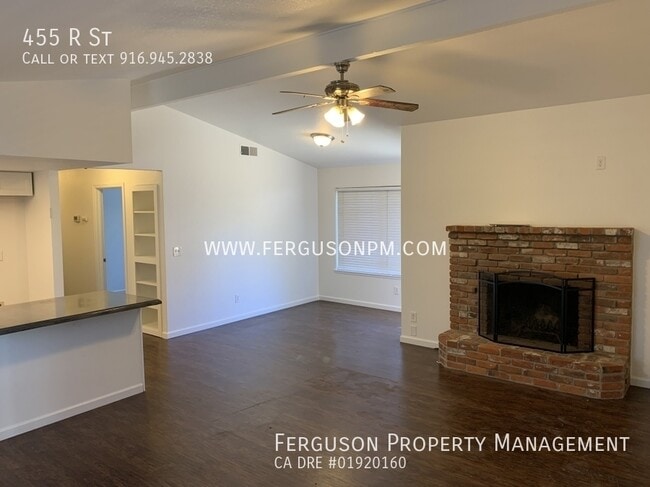 Building Photo - 455 R St