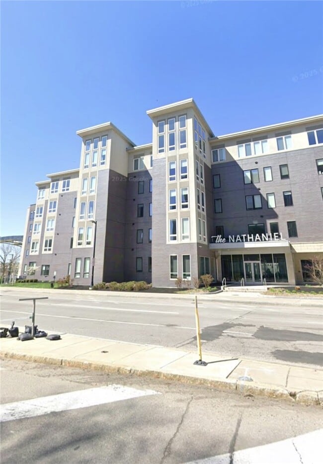 Building Photo - 102 Court St