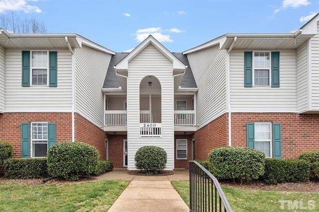 Foto del edificio - 2423 Wellington Ridge Loop