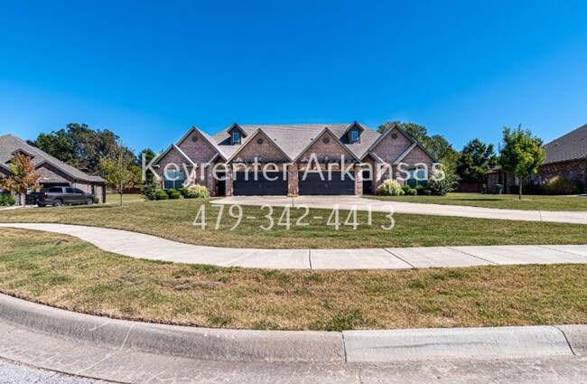 Building Photo - 4870 Castlewood Ln