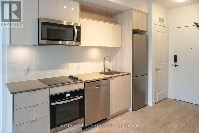 Building Photo - 100 Dalhousie St