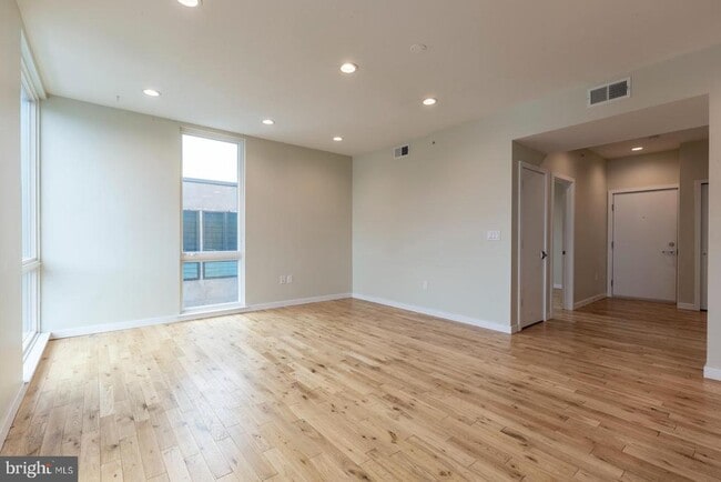 Building Photo - 1317 Frankford Ave