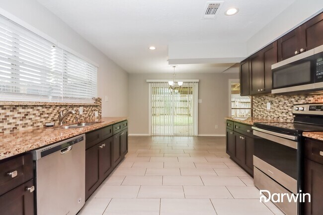 Foto del edificio - 15710 Highlands View Ct