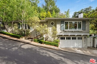 Building Photo - 9530 Cedarbrook Dr