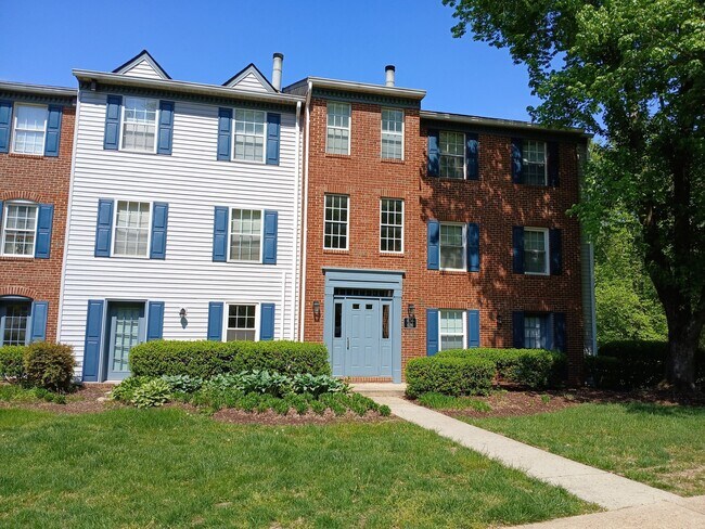Building Photo - 626 Newbridge Ct