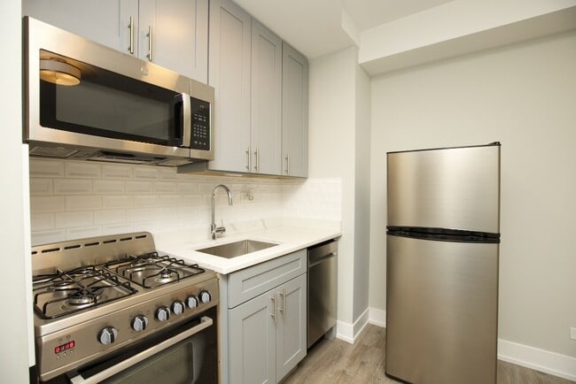 Foto del edificio - 545 W Belmont Ave