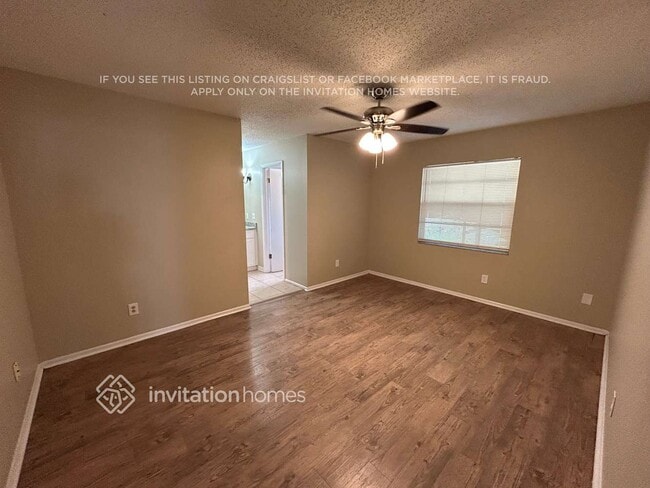 Building Photo - 419 Forest Oak Dr