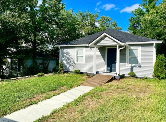 Building Photo - 312 Rosedale Ave