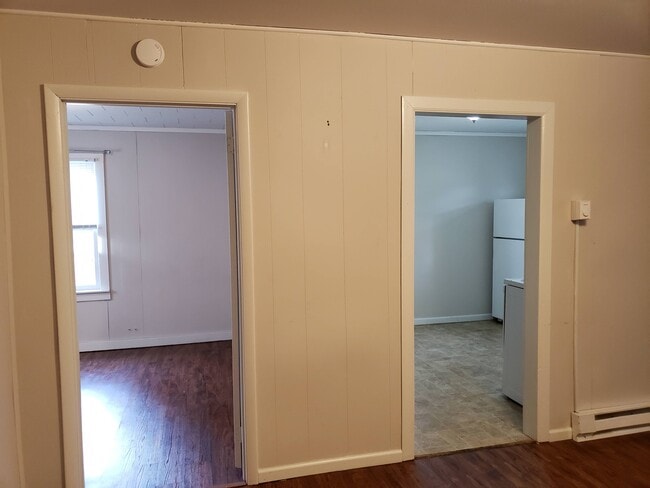Building Photo - 420 W Hickory St