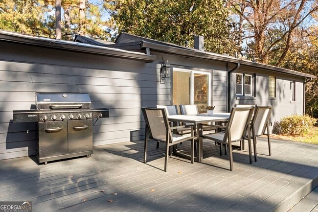 Building Photo - 1333 Victor Rd NE