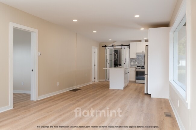 Foto del edificio - 6850 S 133rd St